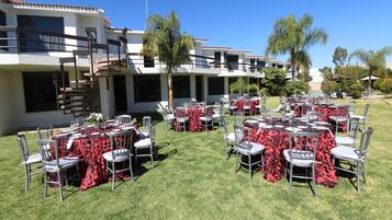 Espace banquet en plein air