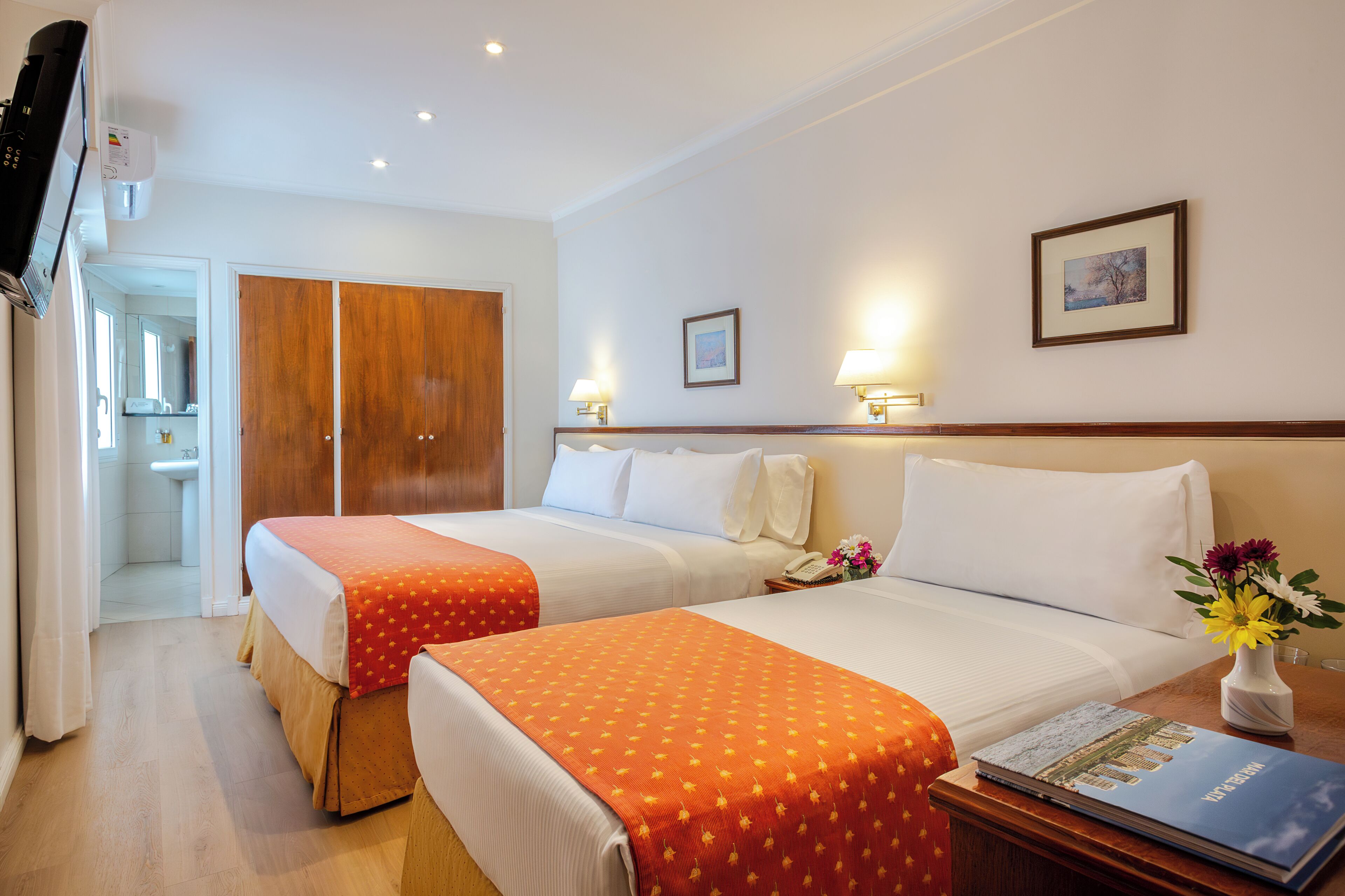 Comfort Triple Room | In-room safe, free WiFi, bed sheets