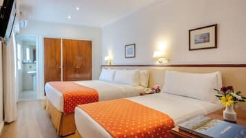 Comfort Triple Room | In-room safe, free WiFi, bed sheets