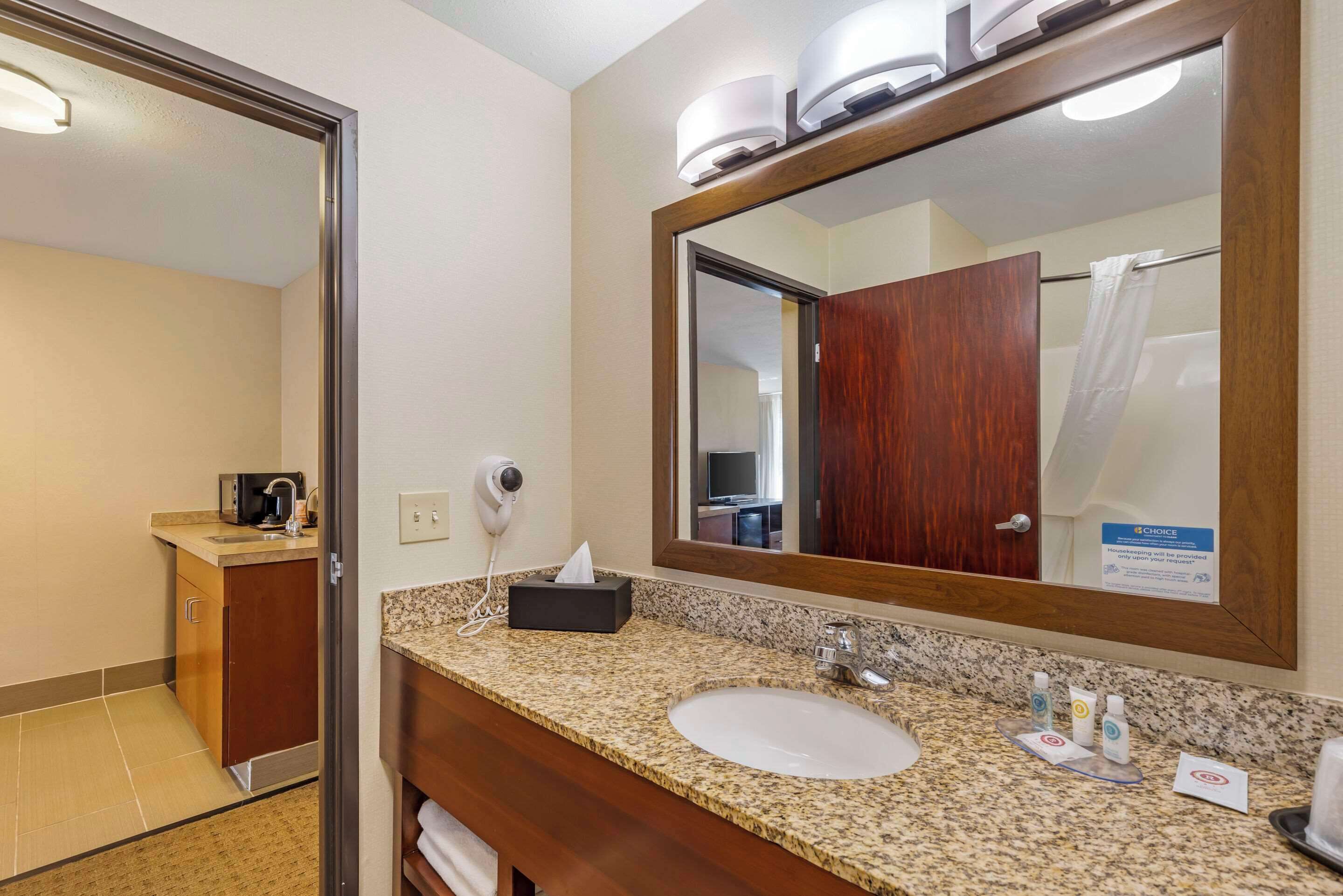 individually decorated, individually furnished, desk, blackout curtains