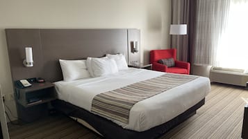 Room, 1 King Bed, Non Smoking | In-room safe, desk, blackout drapes, iron/ironing board