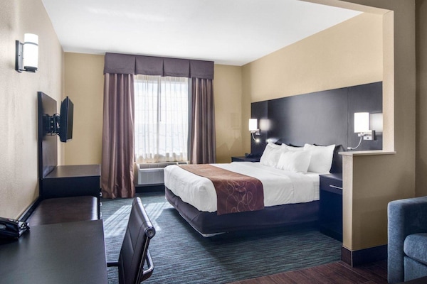 Skrivebord, strykejern/-brett, wi-fi (inkludert) og sengetøy