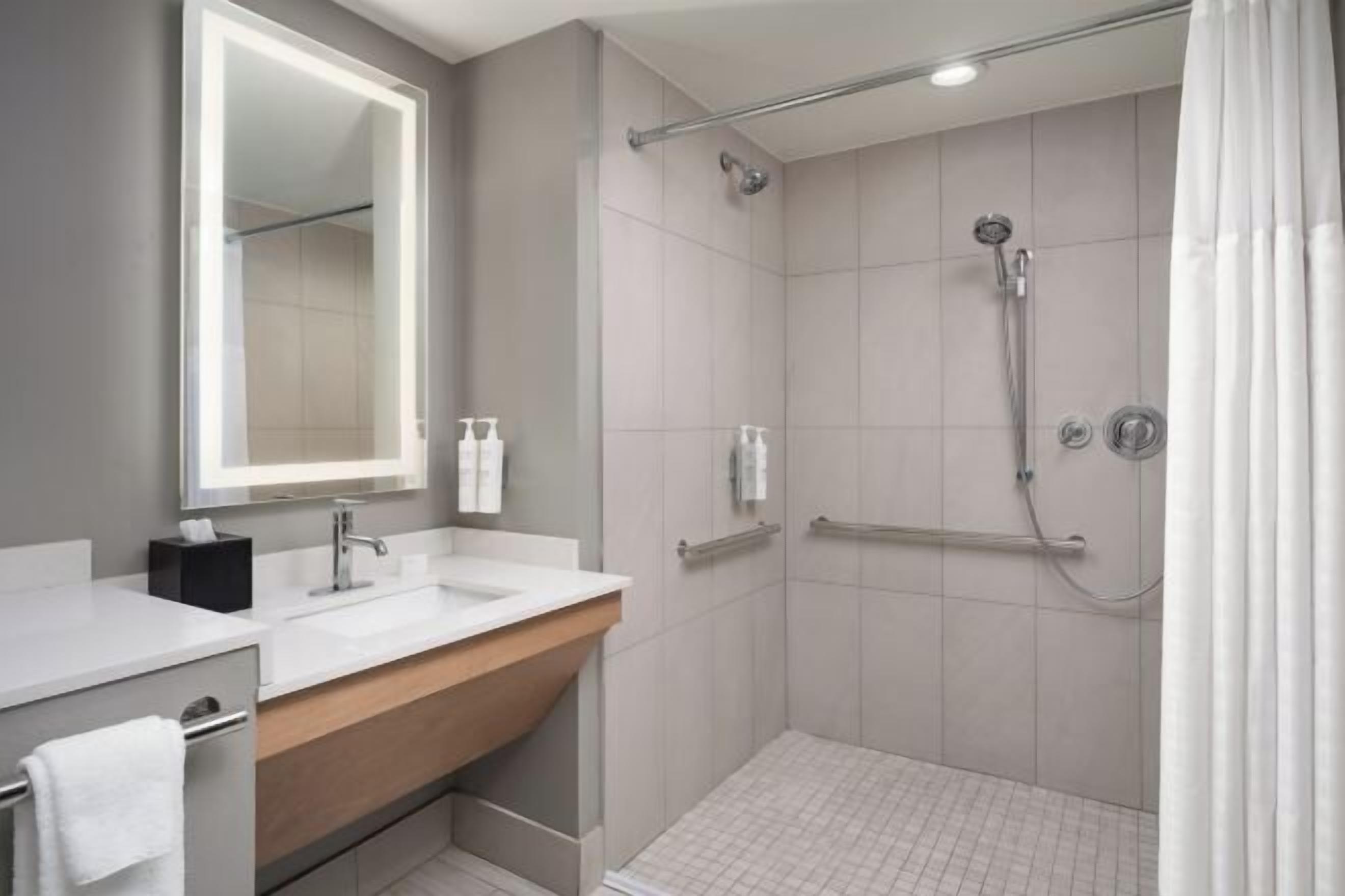 花灑/浴缸組合、免費梳洗用品、風筒、提供毛巾