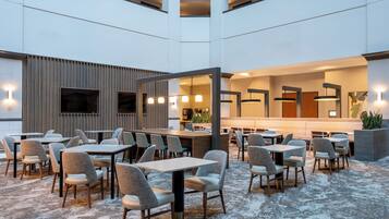 TĂ€gliches inbegriffenes groĂes FrĂŒhstĂŒck