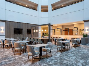 Ilmainen päivittäinen täysi aamiainen 