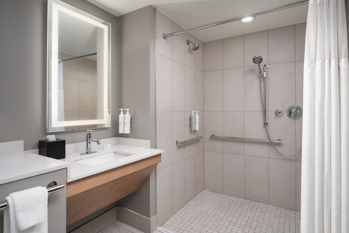 Bathroom shower