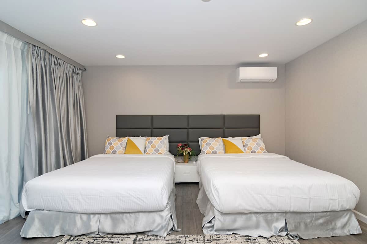 1 bedroom, premium bedding, down comforters, pillowtop beds
