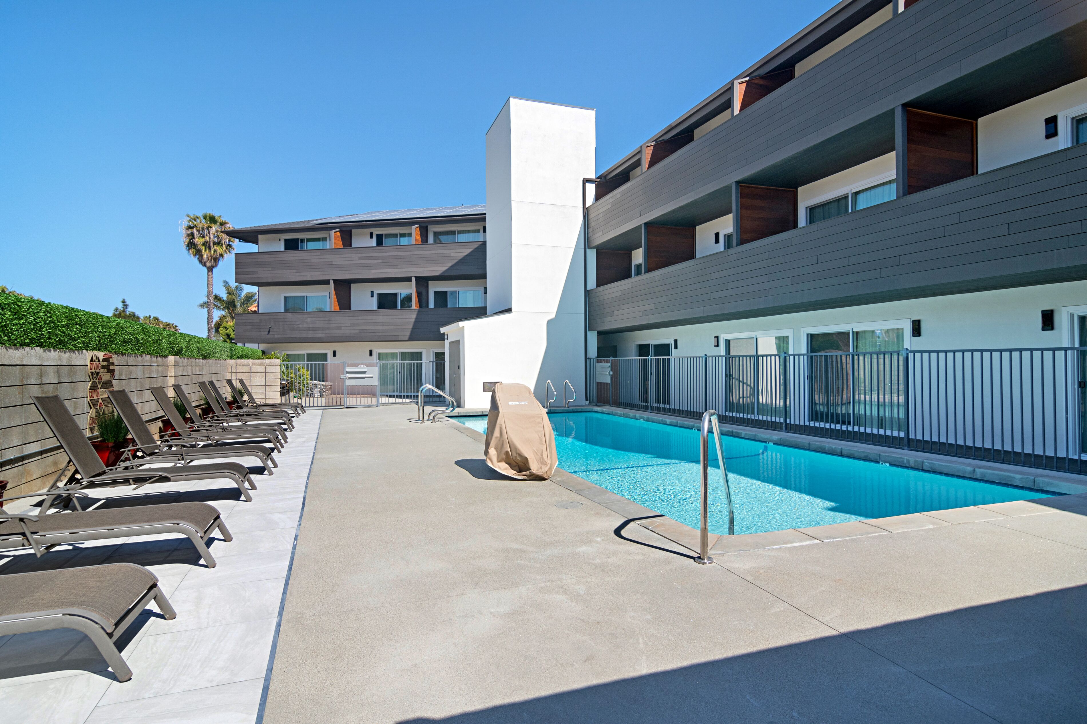 outdoor pool, pool loungers