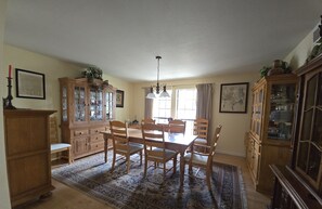 Family Apartment | In-room dining