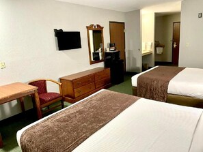Ropa de cama de alta calidad, muebles diferentes y escritorio 