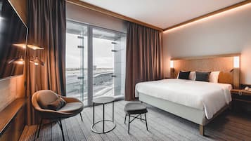 Hochwertige Bettwaren, Minibar, Zimmersafe, Schreibtisch