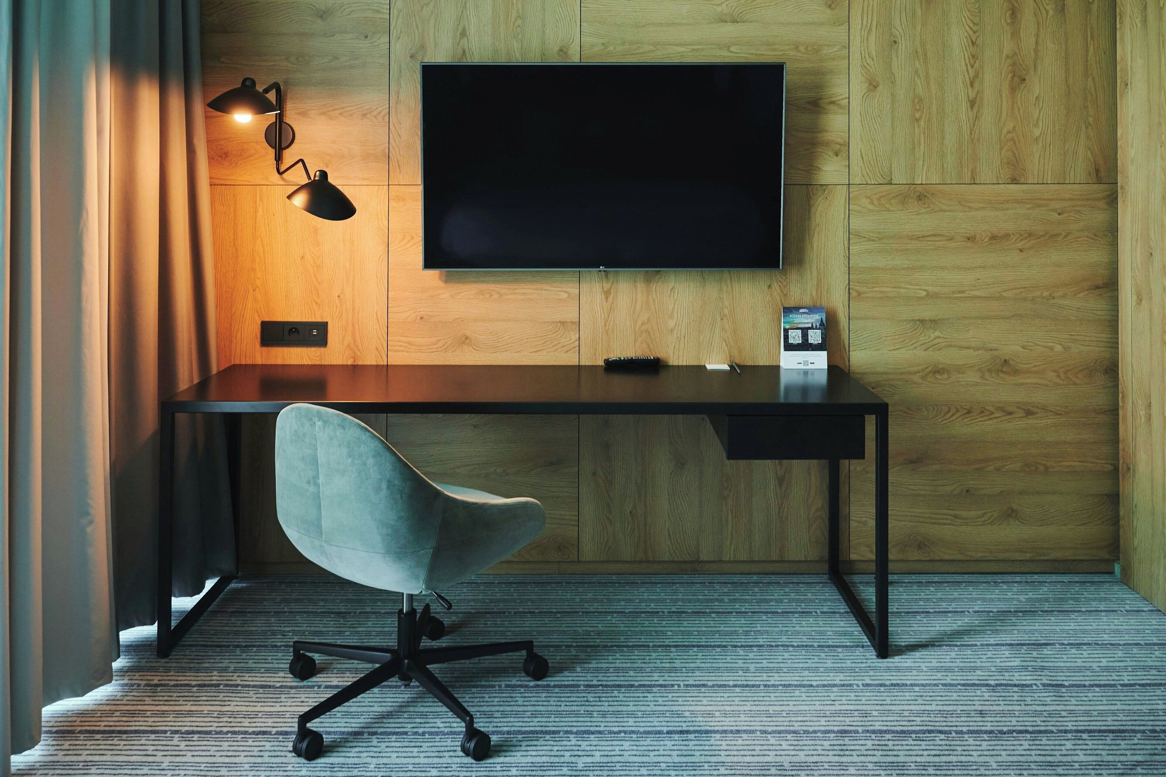 premium bedding, minibar, in-room safe, desk