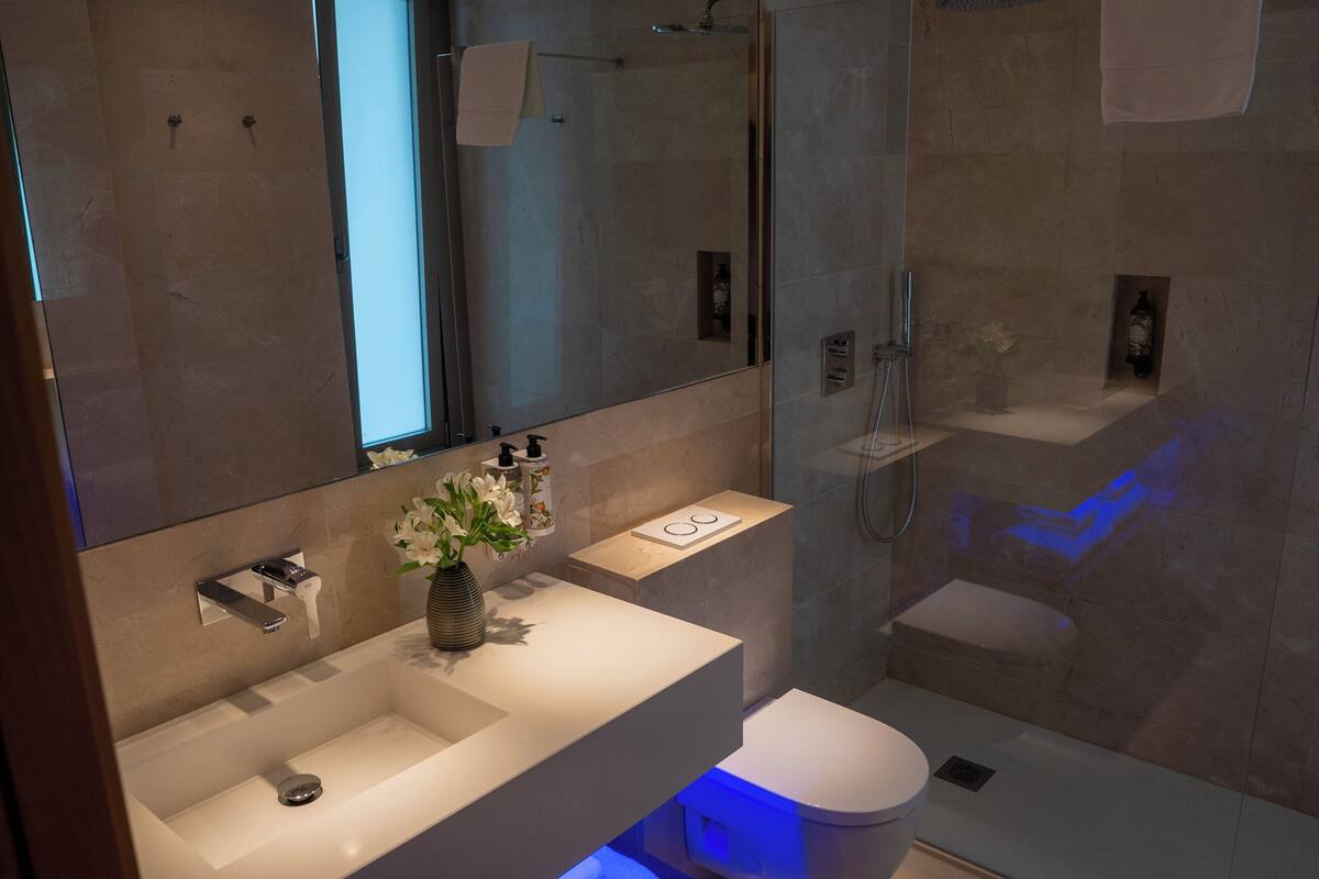 double room | bathroom | hair dryer, towels