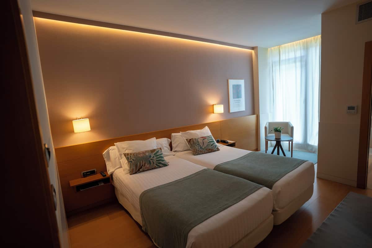 double room | premium bedding, minibar, in-room safe, desk