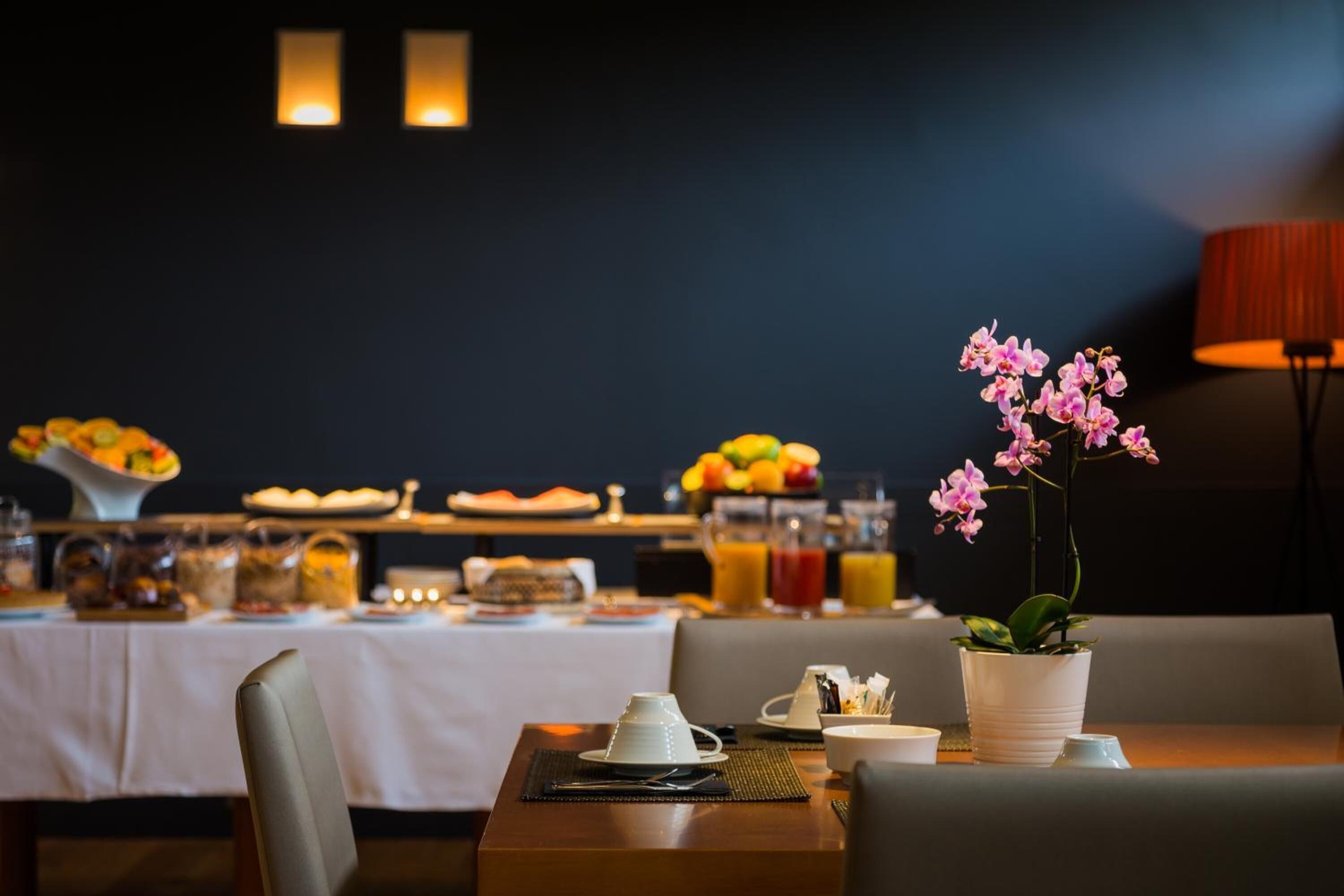 breakfast, lunch, dinner served; garden views