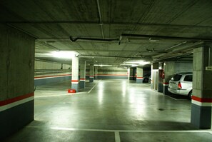 Self-parking (surcharge) 11 per day