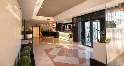 Noventa Hotel