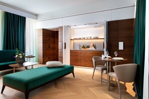 Minibar, in-room safe, desk, soundproofing