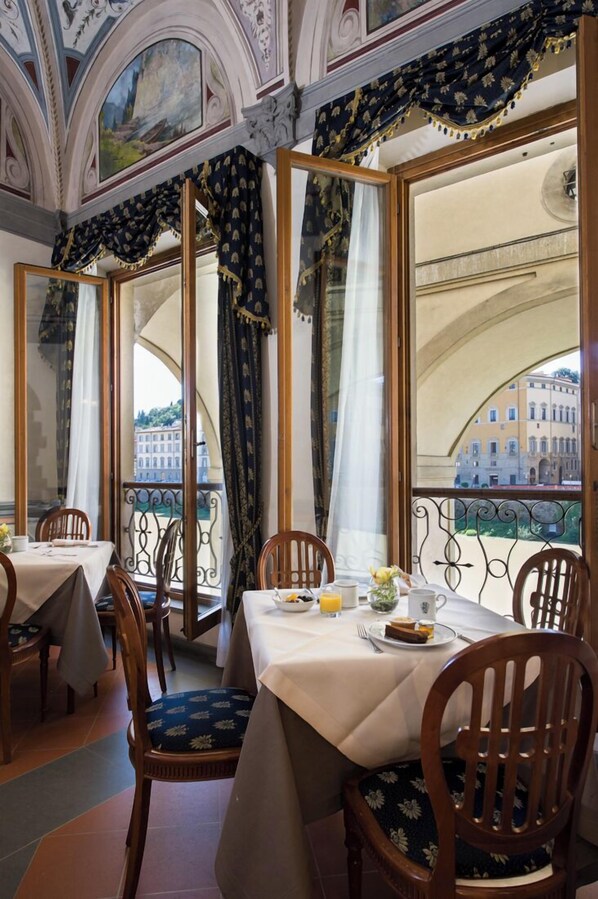 Daily buffet breakfast for a fee - Hotel degli Orafi (Florence)