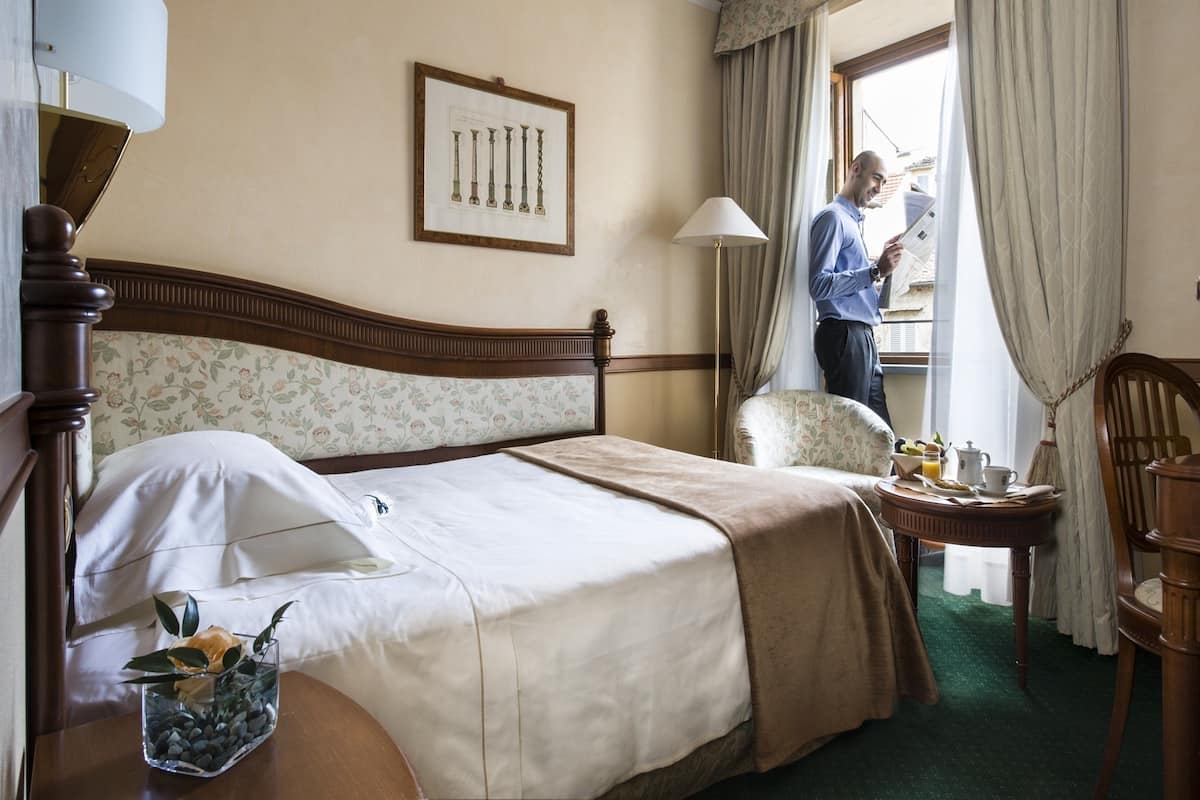 Single Room | Minibar, in-room safe, desk, soundproofing