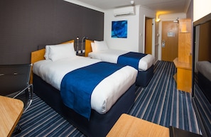 Standard Room, 2 Twin Beds (with Free Hot Breakfast) | Desk, laptop workspace, iron/ironing board, free cribs/infant beds - Holiday Inn Express Northampton - South by IHG (Northampton)