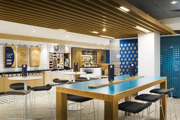 Petit déjeuner servi sur place