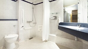 Habitación, 1 cama doble, accesible para personas con discapacidad | Baño | Ducha, secador de pelo y toallas