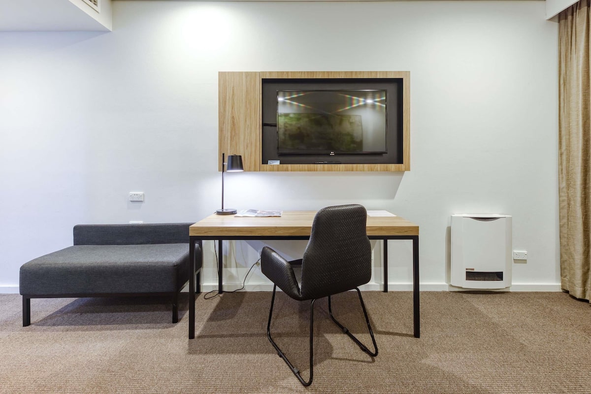 In-room safe, desk, soundproofing, iron/ironing board