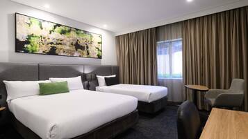 Standard Room (1 Queen Bed and 1 Twin Bed)