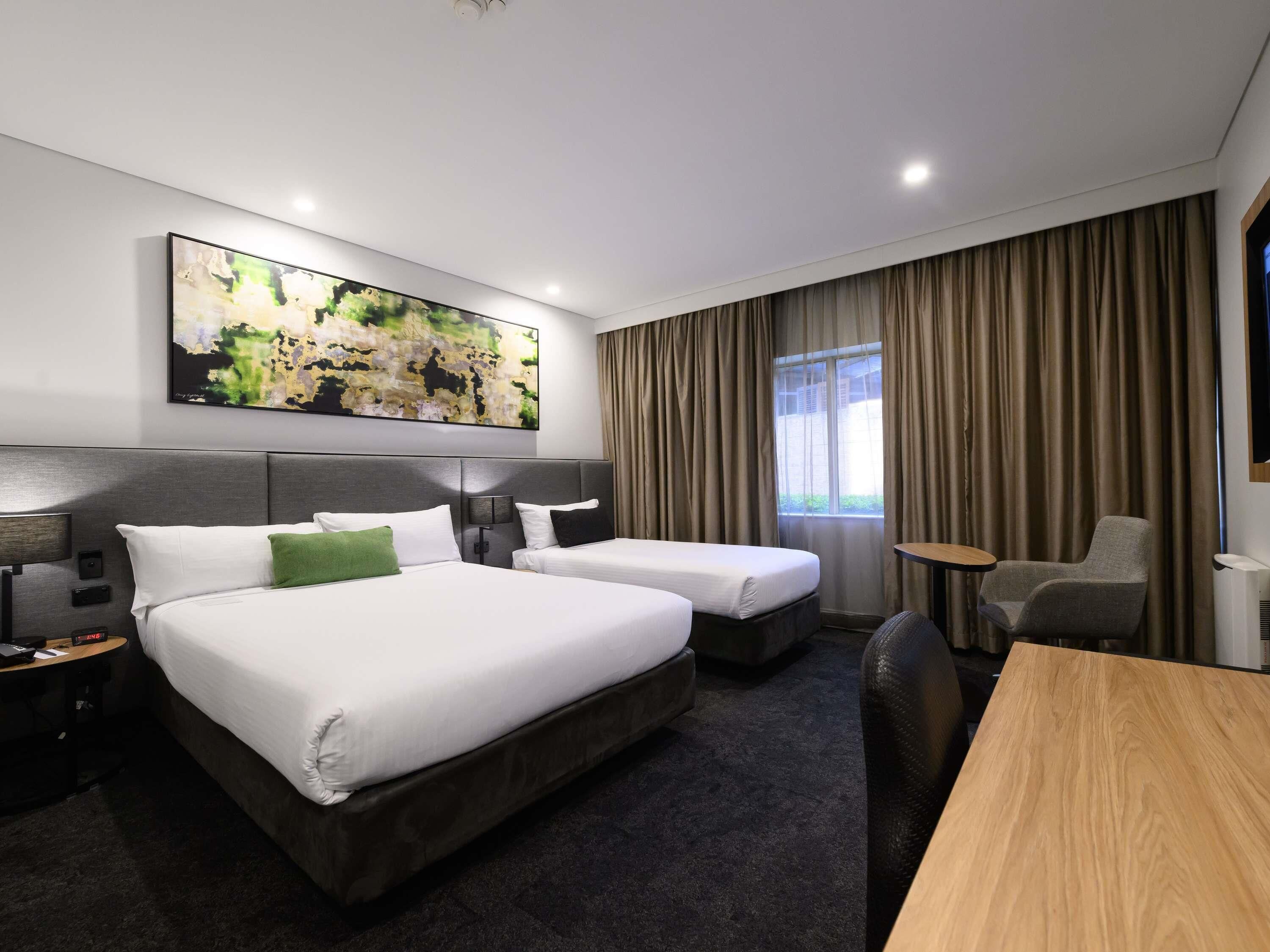Standard Room (1 Queen Bed and 1 Twin Bed)