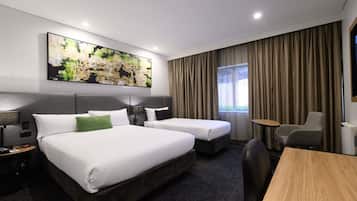 Standard Room (1 Queen Bed and 1 Twin Bed)
