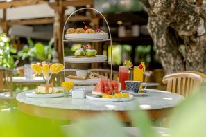 Daily buffet breakfast (IDR 105000 per person) - Rama Garden Hotel (Legian)