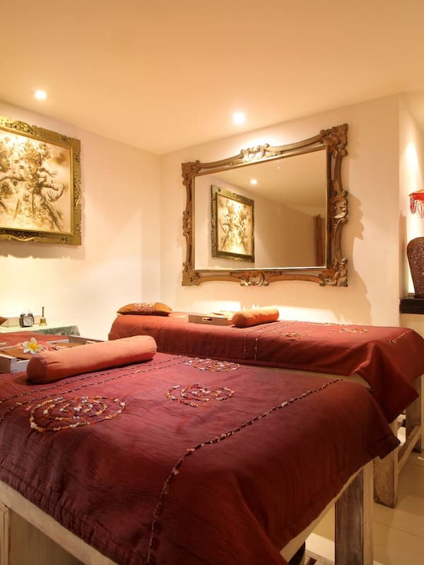 Hot tub, body treatments, aromatherapy, body wraps, body scrubs, facials