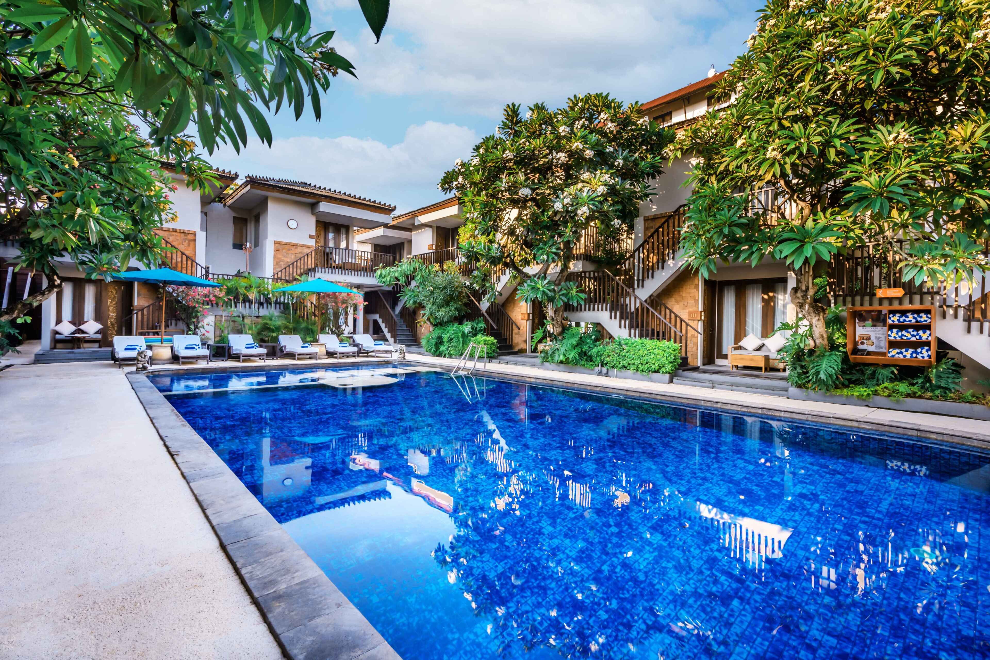 outdoor pool, pool loungers