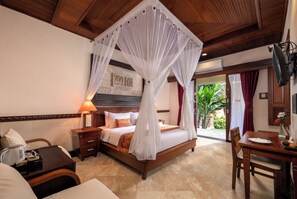 Deluxe Room | 1 bedroom, minibar, in-room safe, desk - Bali Tropic Resort & Spa (Nusa Dua)