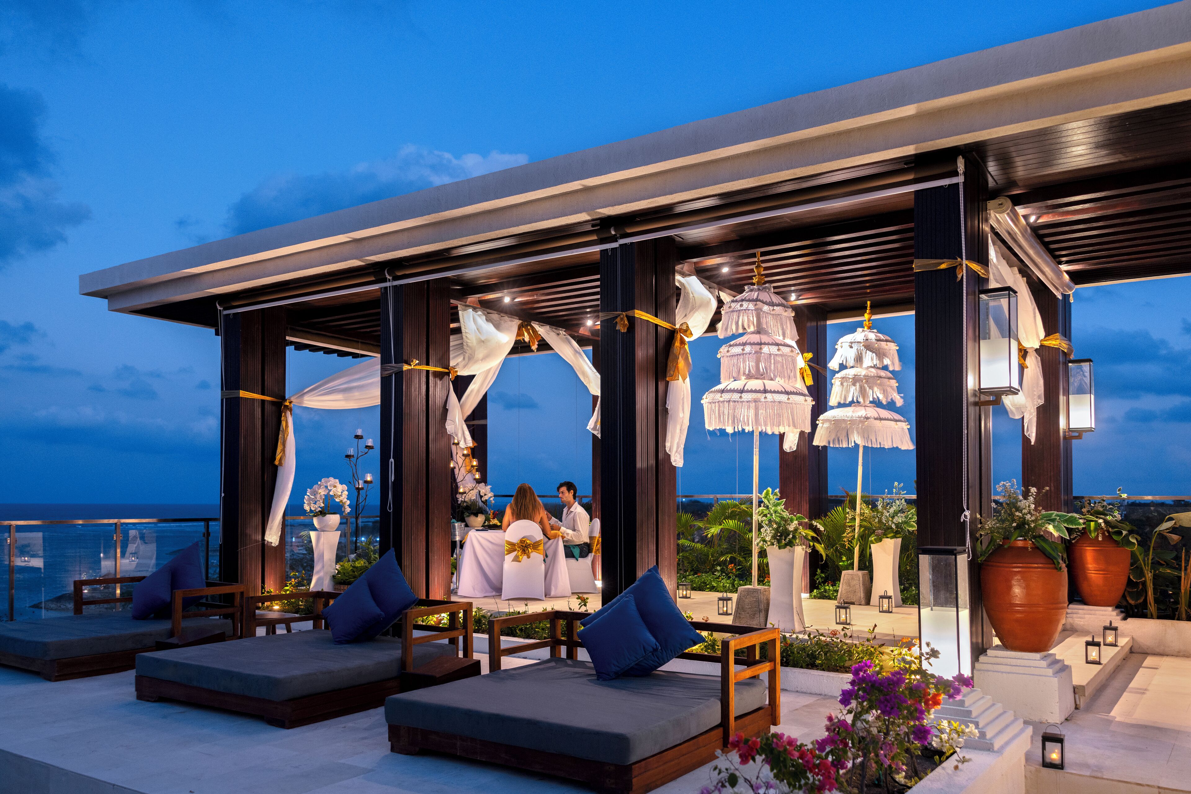 3 nhà hàng, phục vụ bữa sáng 