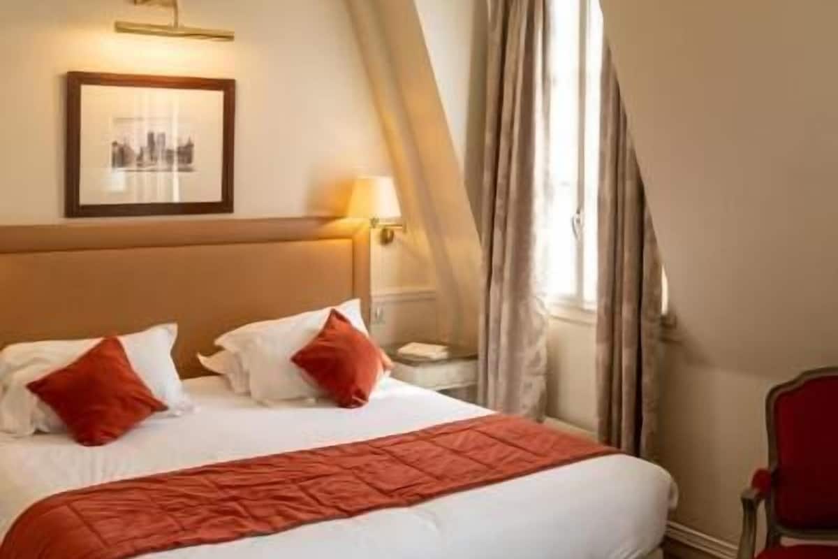 Minibar, Zimmersafe, Schreibtisch, kostenloses WLAN