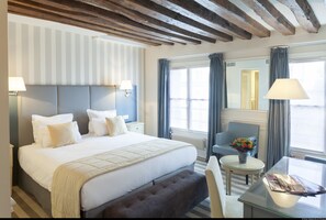 Superior Room | 1 bedroom, minibar, in-room safe, desk