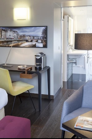 Double or Twin Room, Terrace | Minibar, in-room safe, desk, free WiFi