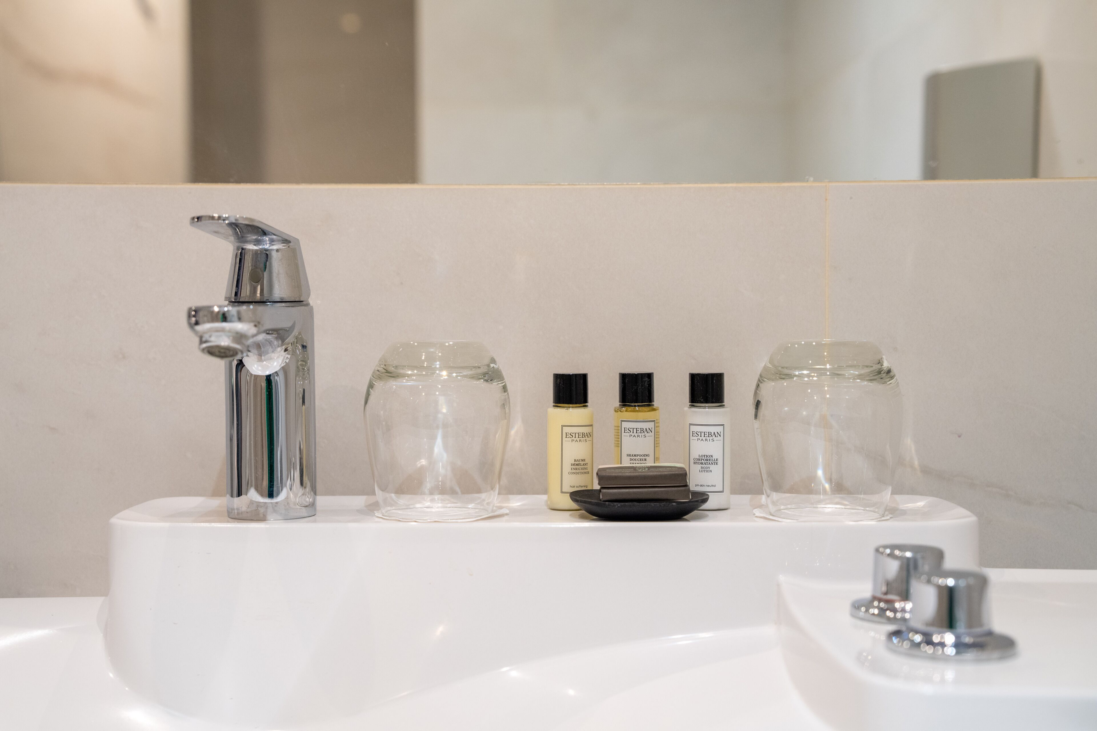 classic double room | bathroom | free toiletries, hair dryer, towels, soap