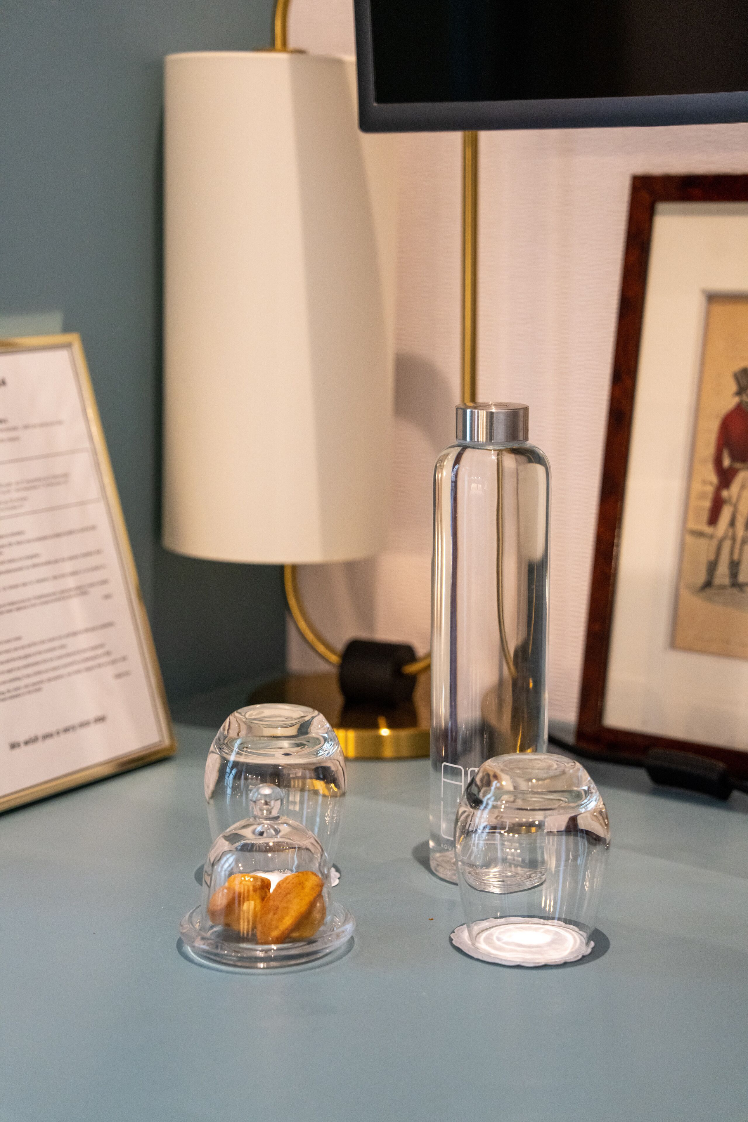 deluxe double room | living area | 22-inch tv with satellite channels