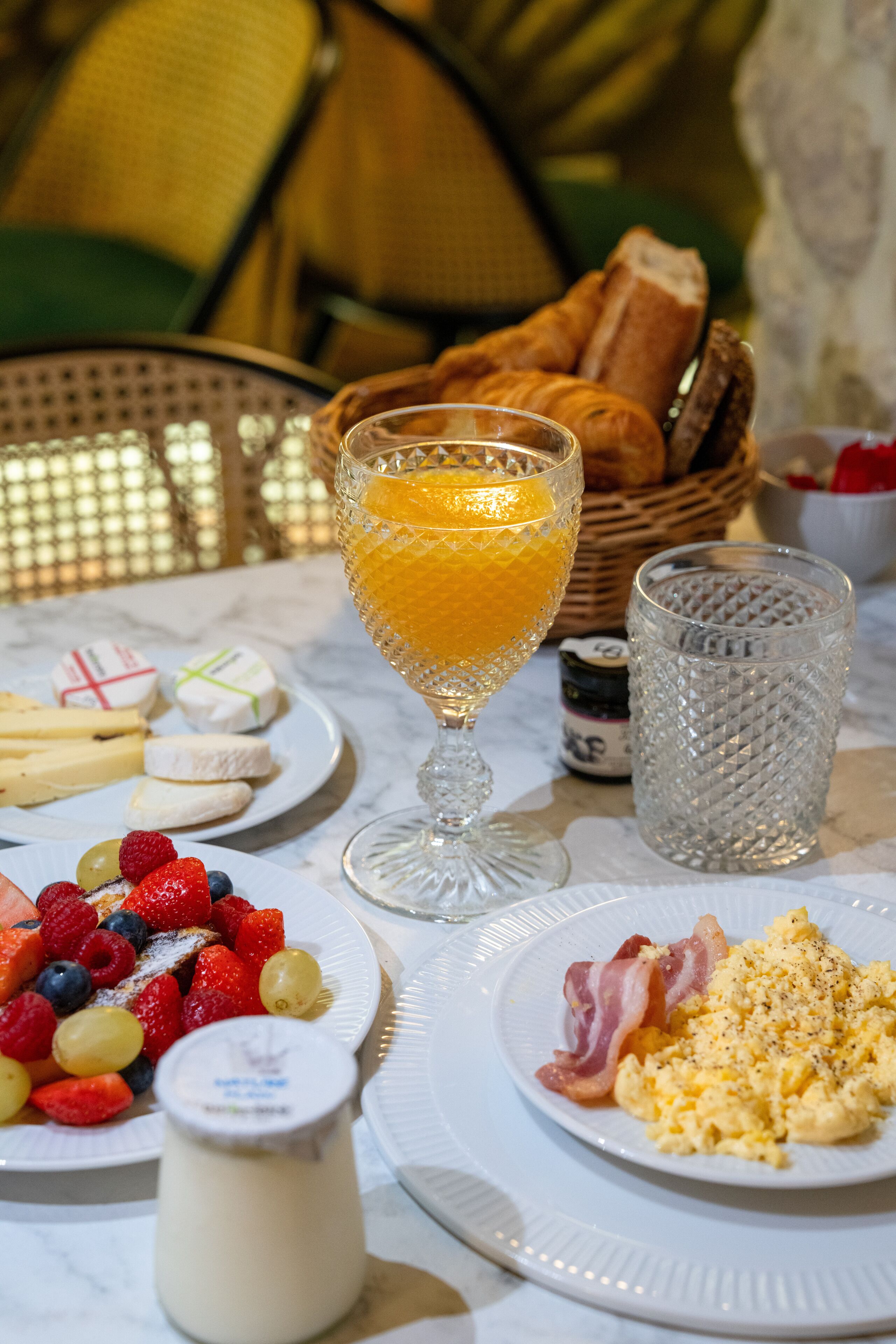 daily buffet breakfast (eur 18 per person)