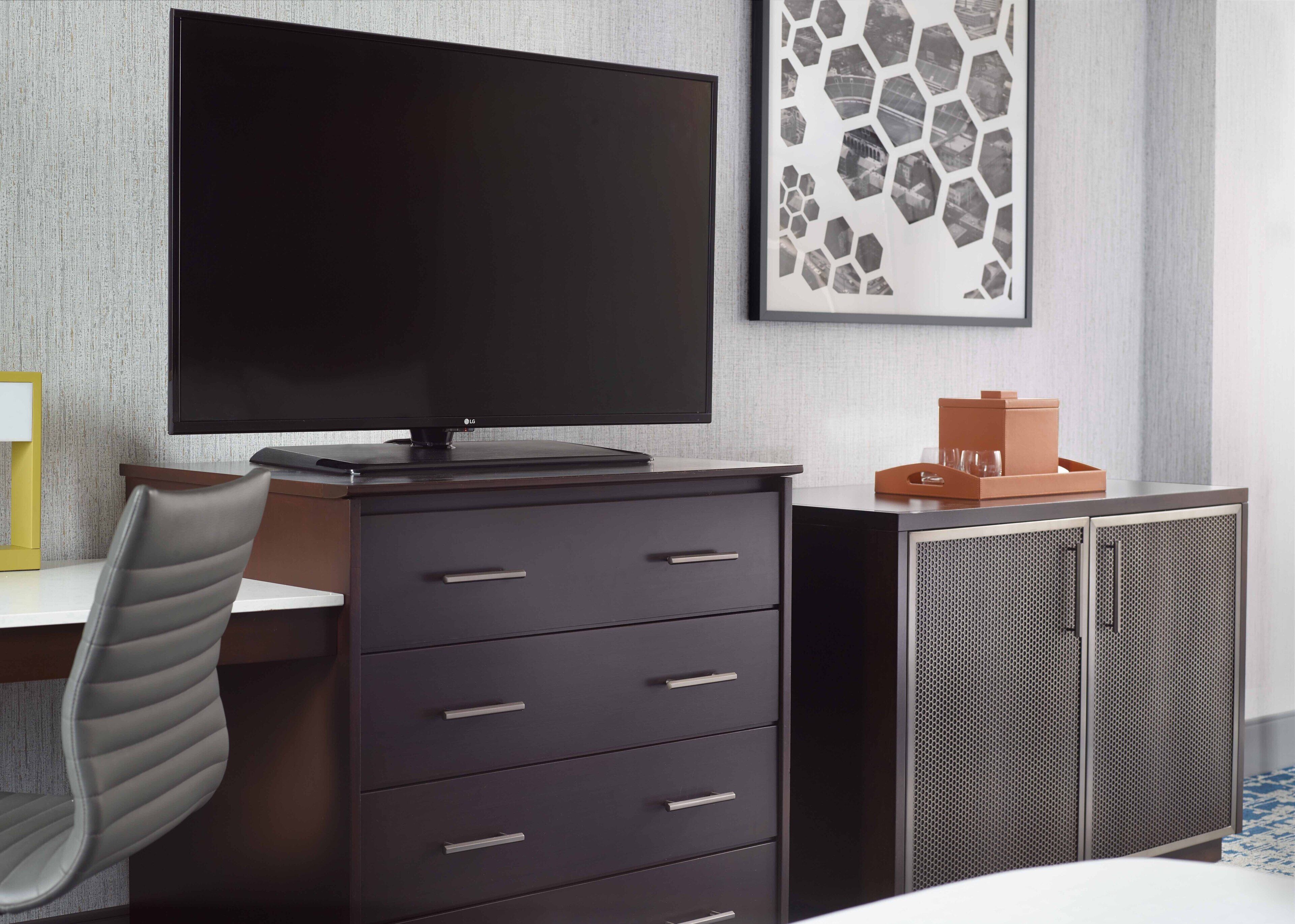 1 bedroom, premium bedding, in-room safe, desk