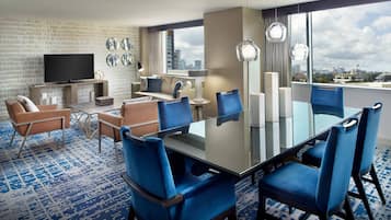 Premium bedding, in-room safe, desk, blackout curtains