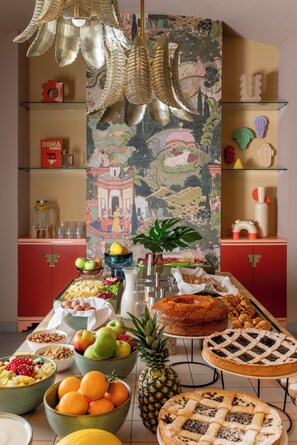 Daily buffet breakfast (EUR 10 per person) - Hotel Milani (Rome)