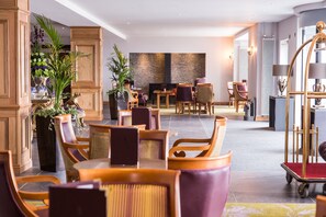Bar (on property) - Ballygally Castle (Larne)