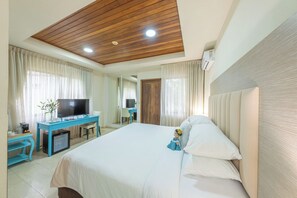 1 King Bed, Premium Room Balcony | Premium bedding, down comforters, in-room safe, desk - Hotel Faranda Guayacanes, a member of Radisson Individuals (Chitre)