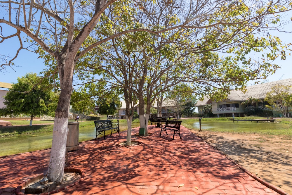 Hotel Los Guayacanes by null