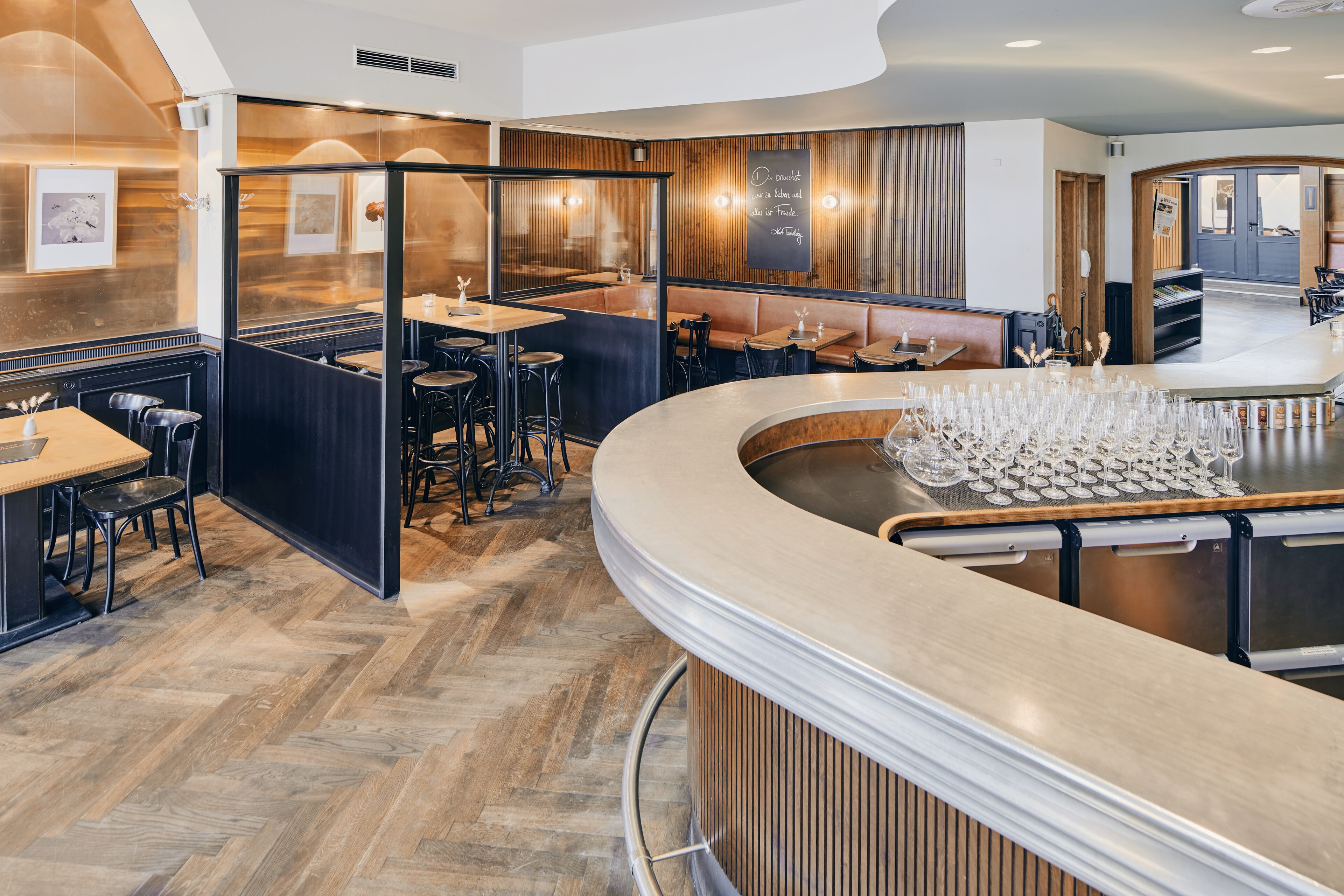 breakfast, lunch, dinner served; german cuisine, al fresco dining