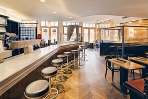 Breakfast, lunch, dinner served; German cuisine, alfresco dining